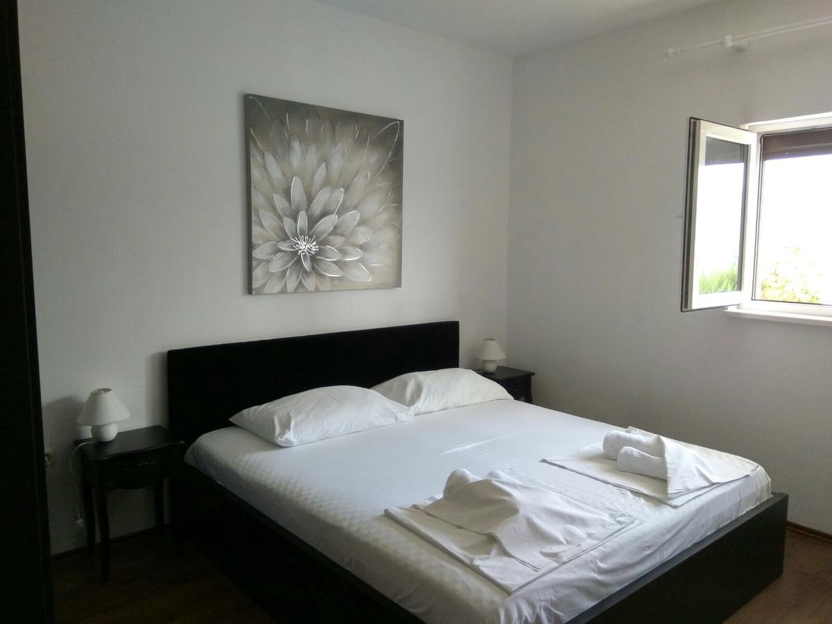 Family Apartments K&M 파그 외부 사진